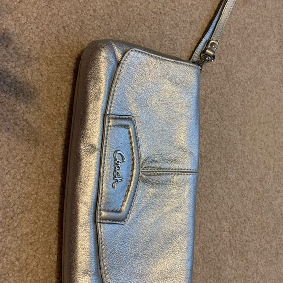 Bundle of Coach wallets and wristlets - Picture 15 of 16